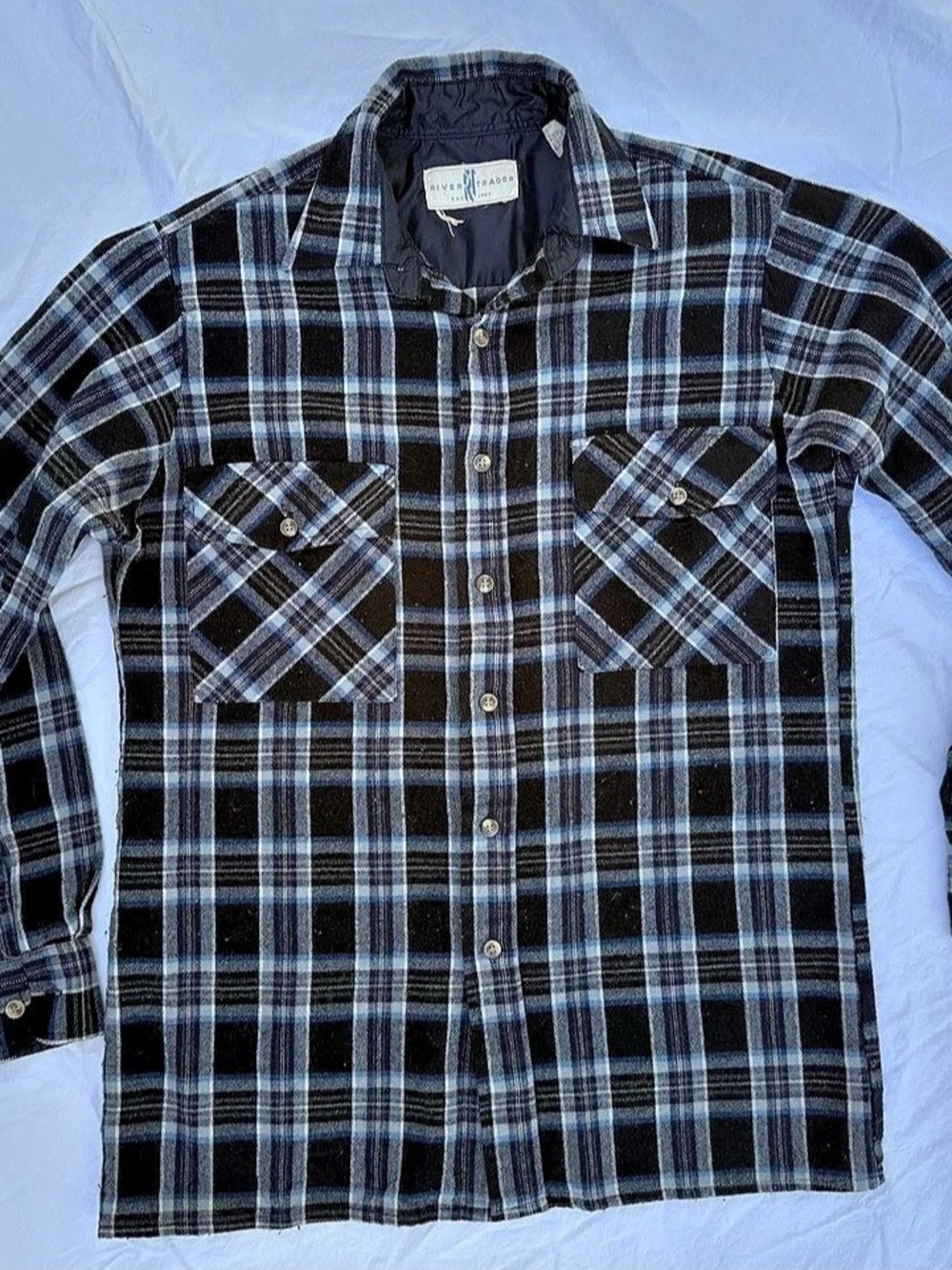 River Trader Plaid Button Down in Black & Blue Size Small